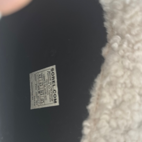 Sorel Winter Boots in Black and Cream - Picture 4 of 5